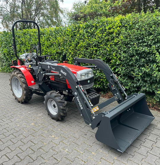 Fieldtrac 270D mit Frontlader, Angebot + Wiesenschleppe ab € 229,- p/Monat.