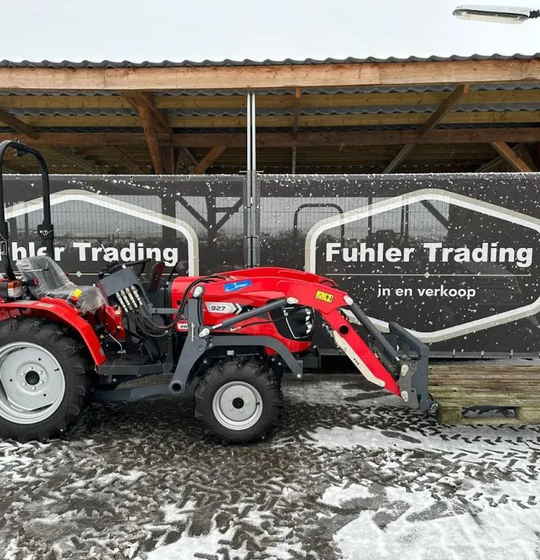 Fieldtrac 927, mit Frontlader, Schaufel und Palettengabel ab 252 € pro Monat.