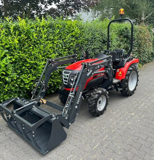 Fieldtrac 929EGT, mit Frontlader und Krokodilschaufel ab 270 € pro Monat.