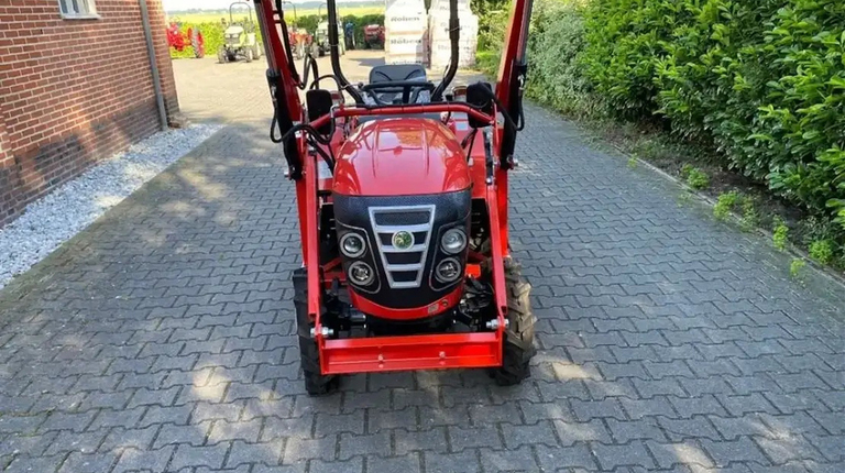 Fieldtrac 918, mit Frontlader Angebot + Wiesenschleppe ab 191 € pro Monat.