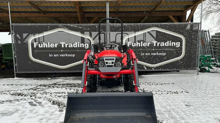 Fieldtrac 927, mit Frontlader, Schaufel und Palettengabel ab 252 € pro Monat.