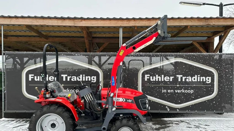 Fieldtrac 927, mit Frontlader, Schaufel und Palettengabel ab 252 € pro Monat.