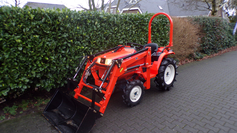 Kubota B1-15 mit Frontlader, ab 99 € pro Monat.