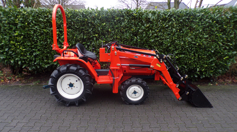 Kubota B1-15 mit Frontlader, ab 99 € pro Monat.