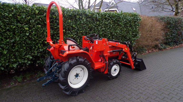 Kubota B1-15 mit Frontlader, ab 99 € pro Monat.