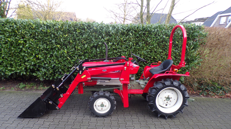 Yanmar YM1602D mit Frontlader, ab 99 € pro Monat.