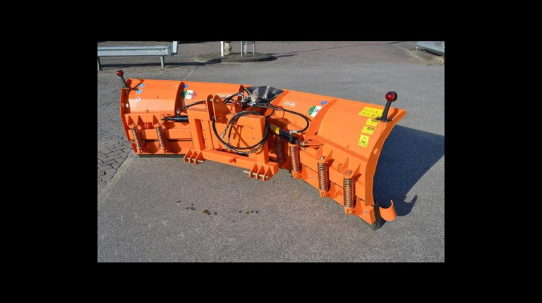 Boxer SSV 220-250-300 Schneeschieber